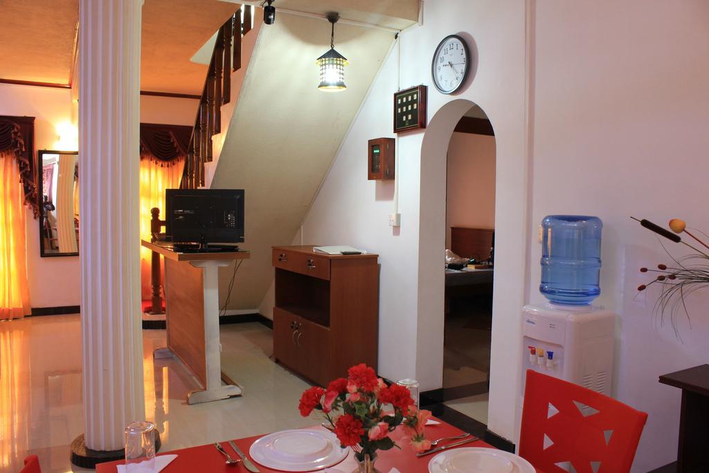 Guest Ryan Hotel Katunayake Exterior photo
