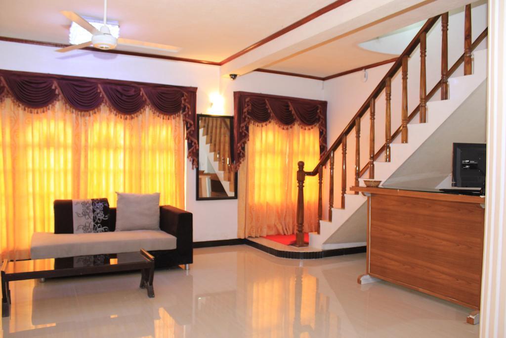Guest Ryan Hotel Katunayake Exterior photo