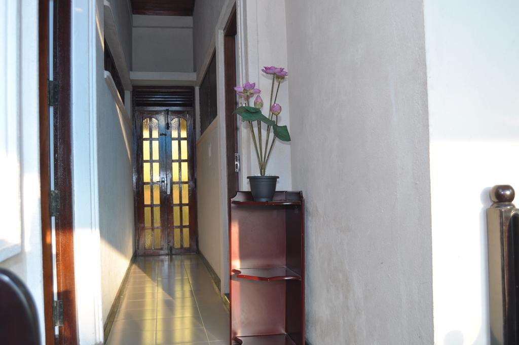 Guest Ryan Hotel Katunayake Exterior photo