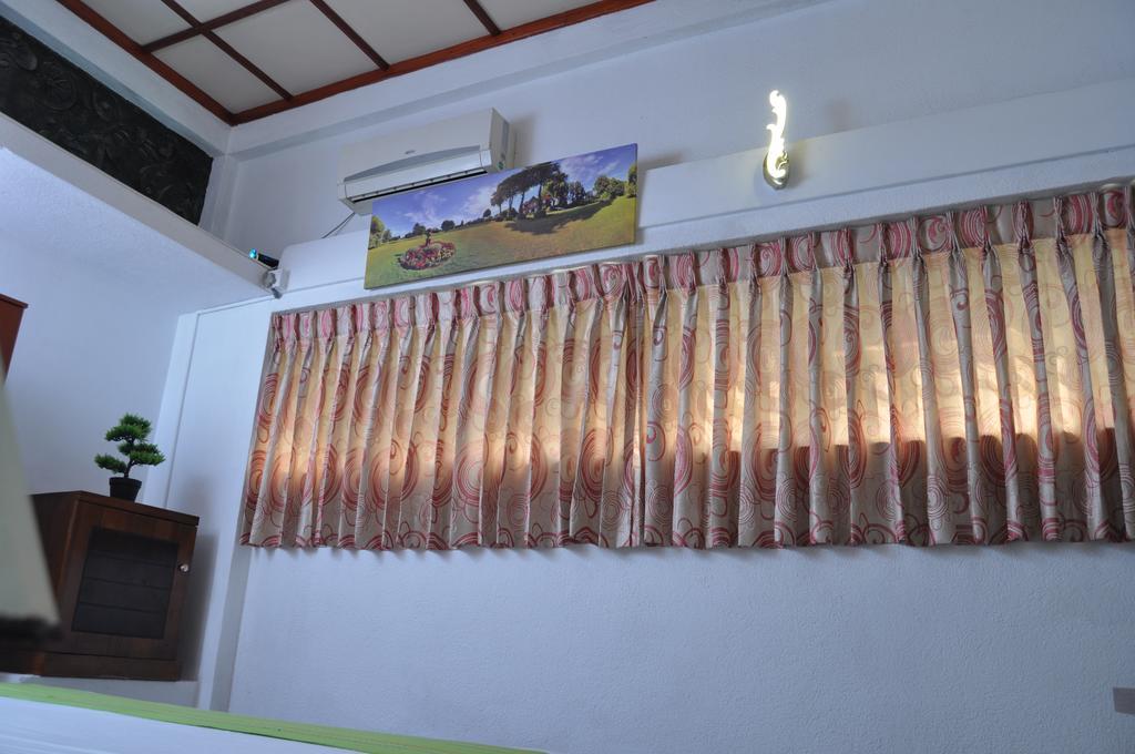 Guest Ryan Hotel Katunayake Exterior photo