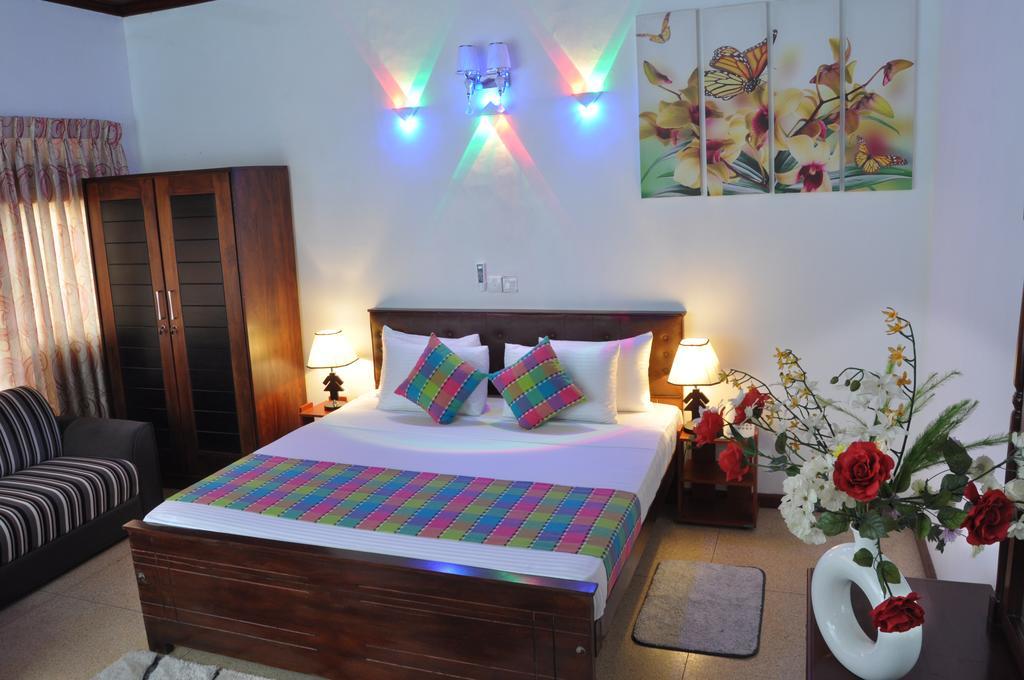 Guest Ryan Hotel Katunayake Exterior photo