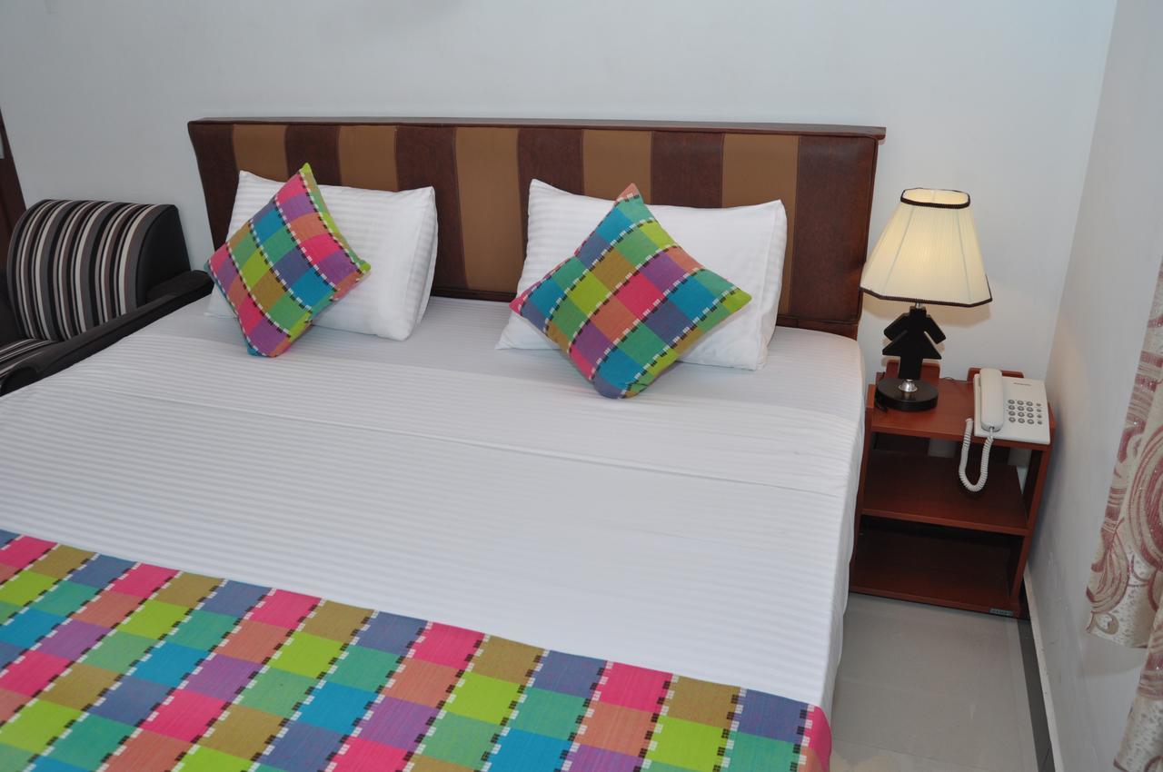 Guest Ryan Hotel Katunayake Exterior photo