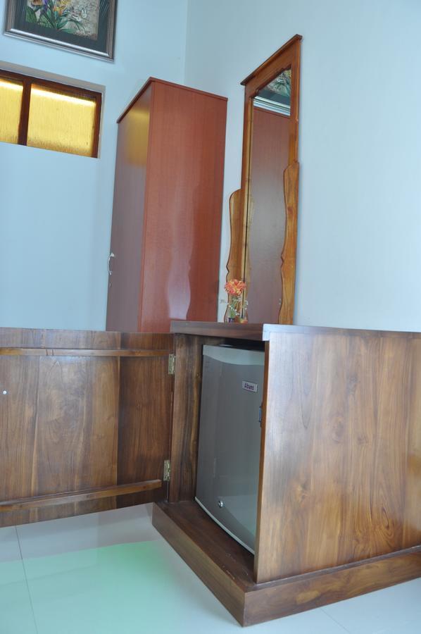 Guest Ryan Hotel Katunayake Exterior photo
