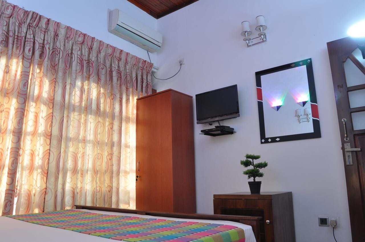 Guest Ryan Hotel Katunayake Exterior photo